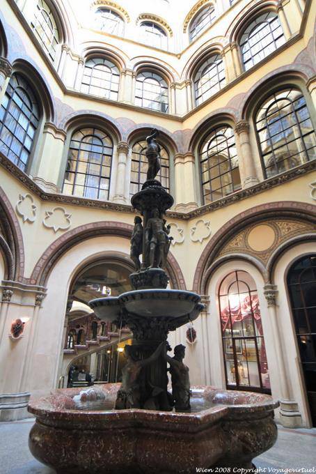 Freyung Ferstel Palace, Fountain of the Danube Sprites - Vienne - Autriche