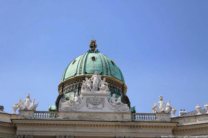 Hofburg, dôme the Michael Wing From Michaeler Platz - Vienne - Autriche