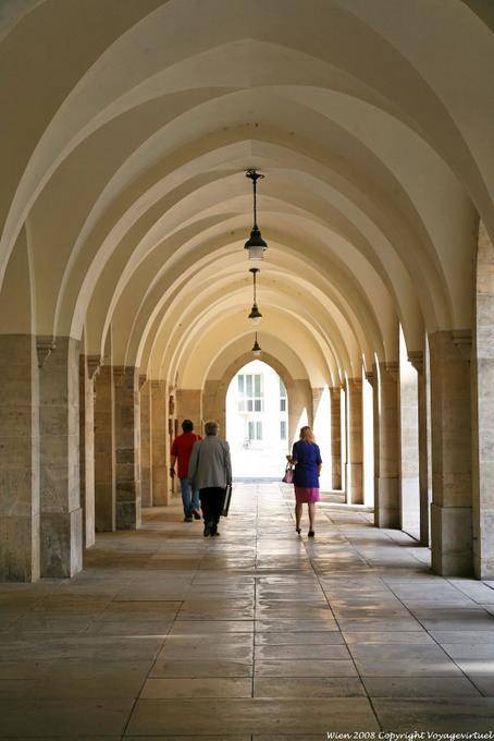 Minoritenkirche, passage en voûte - Vienne - Autriche