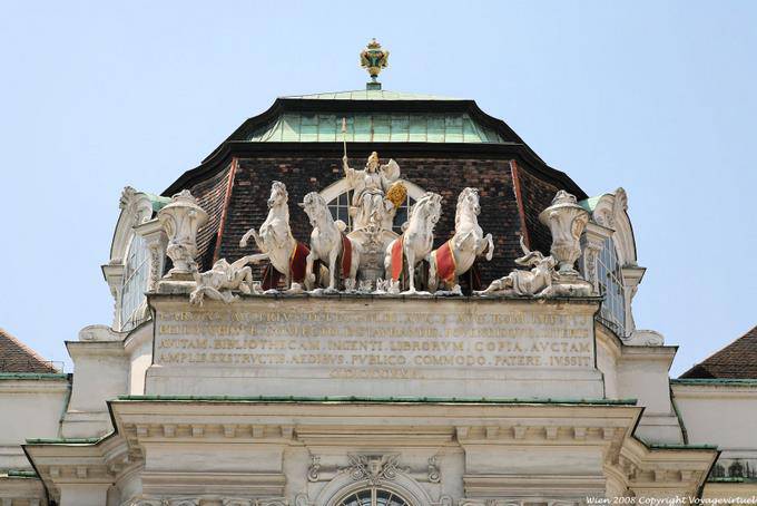 National Bibliothek, statue of Pallas Athene Riding on a Quadriga - Vienne - Autriche