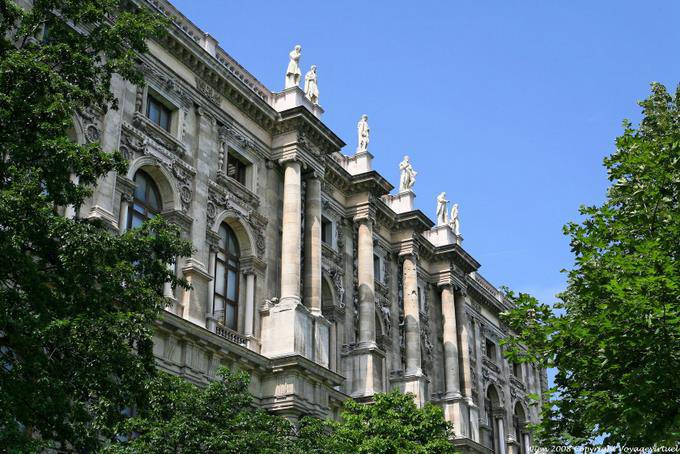 Naturhistoriches Museum, portion de la façade - Vienne - Autriche