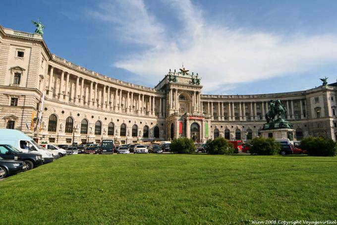 Neueburg Helden Platz panorama - Vienne - Autriche