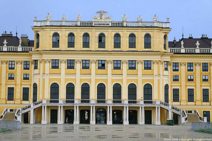 Schönbrunn, gros plan sur façade côté jardin - Vienne - Autriche