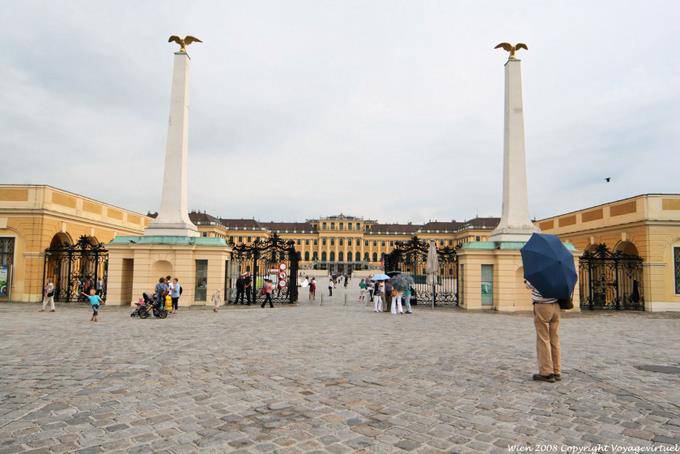 Schönbrunn, Haupttor vue extérieure - Vienne - Autriche