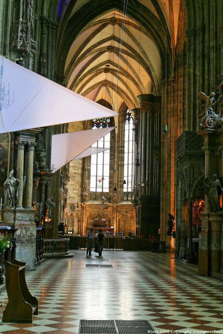 Stephansdom, travée droite - Vienne - Autriche