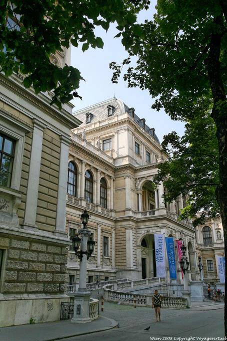 Universitas, vue de côté - Vienne - Autriche