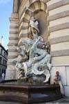 Michaeler Platz, Brunnen Macht zu See, attente, Vienne - Autriche.