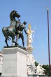 Parlament, Rossebandiger, dresseur de chevaux, bronze et Athena, Vienne - Autriche.