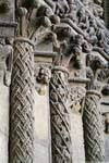 Stephansdom, Riesentor, colonnettes et frises, Vienne - Autriche.