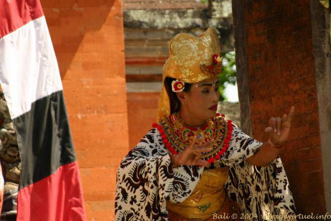 Kriss dance, Le Premier Ministre Patih - Bali