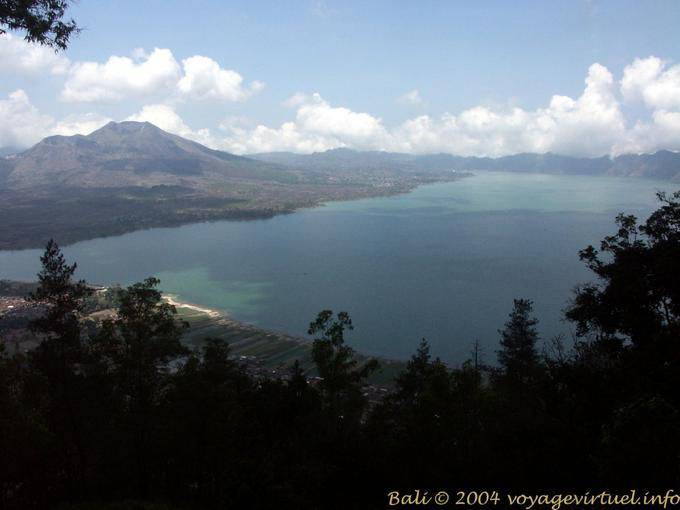 Panorama sur le lac Batur - Bali