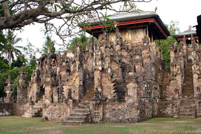 Panorama sur une partie du temple dédié à la déesse Dewi Sri, Pura Beji Bali 