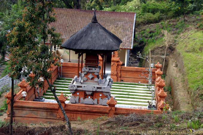 Jardin de prière sur terrasse, Puncak Penulisan Temple Bali  