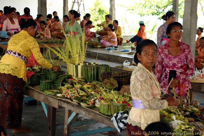 Préparatifs de fête, Rambut Siwi - Bali