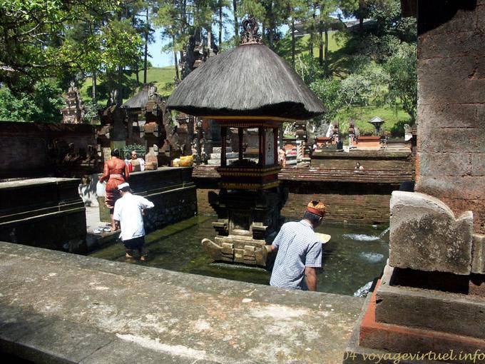 Piscine d'eau sacrée, Tirta Empul - Bali