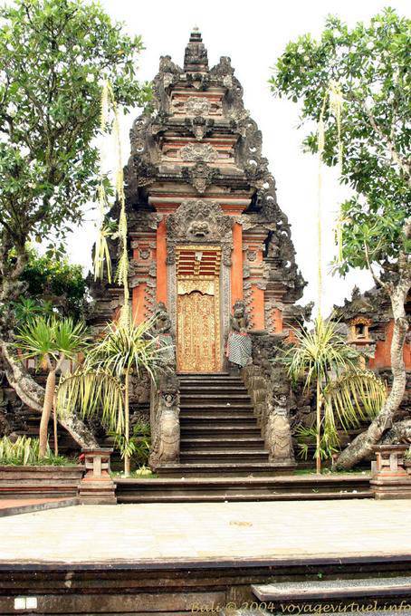 Porte gauche du Puri Saren Agung, Ubud - Bali