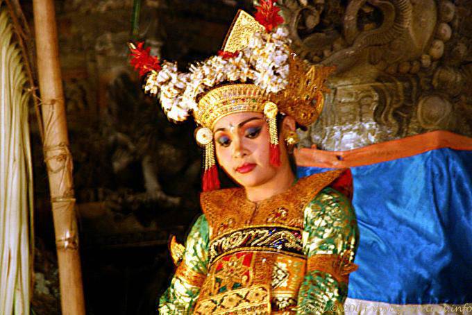 Magie de la danse balinaise, Barong dance - Bali