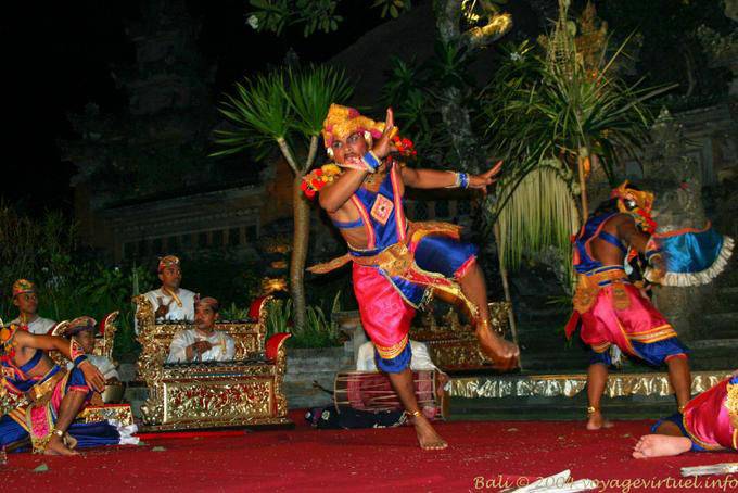 Danse guerrière, Ubud Barong danse - Bali