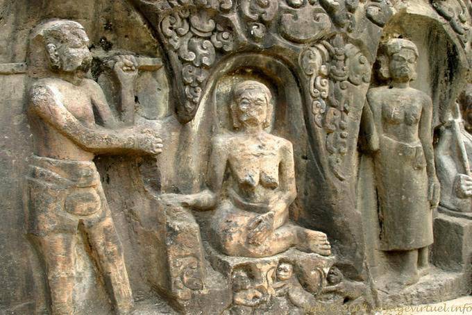 Scène de la vie quotidienne, bas-relief Yeh Puluh - Bali