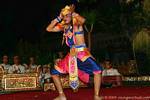 Roi danseur devant orchestre batubulan, Ubud Barong danse Bali, Bali.