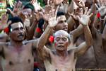 Choeur rythmant la transe danse Uluwatu Kecak, Bali.