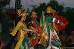 Magie des couleurs, danse Uluwatu Kecak, Bali.