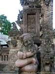 Gardien de pierre qui rigole, Sangsit Pura Beji, Bali.