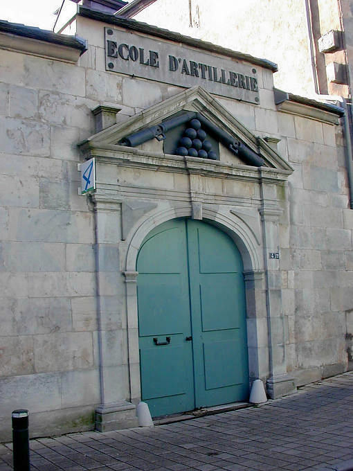 Besançon, architecture militaire dans la rue Mégevand - France
