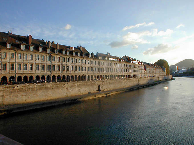 Besançon, Panorama sur les Quais - France