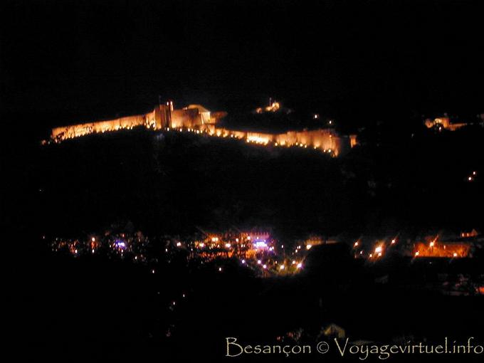 Besançon, autre vue sur la Citadelle illuminée - France
