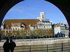 Besançon, la Madeleine vue depuis une arcade du Quai Vauban, France.