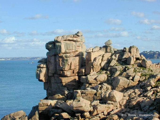 Le Château du Diable, Sentier des Douaniers, Perros Guirec, Bretagne - France