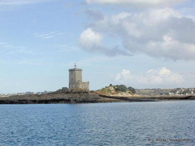 Château-fort sur l'île Noire, environs de Morlaix, Bretagne - France