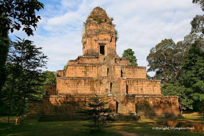 Temple hindouiste dédié à Śiva, Baksei Chamkrong, Angkor, Cambodge