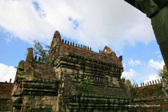 Mandapa vu de côté, Banteay Samre, Angkor, Cambodge