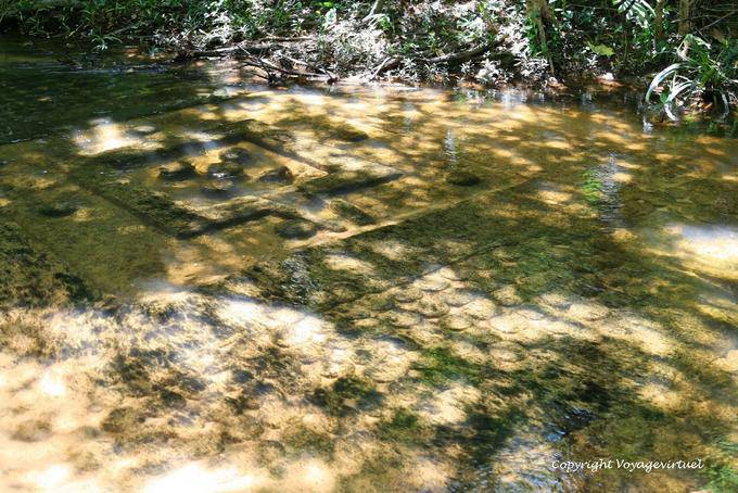 Kbal Spean, Transparence dans le torrent, Angkor, Cambodge