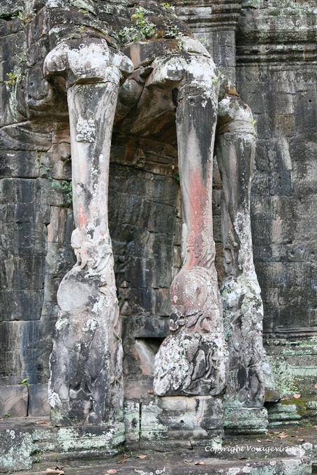 Trompes d'éléphant tricéphale, Porte de la Victoire, Angkor, Cambodge