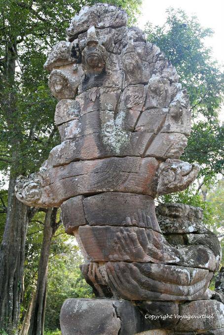 Tête du serpent naga, Porte de la Victoire, Angkor, Cambodge
