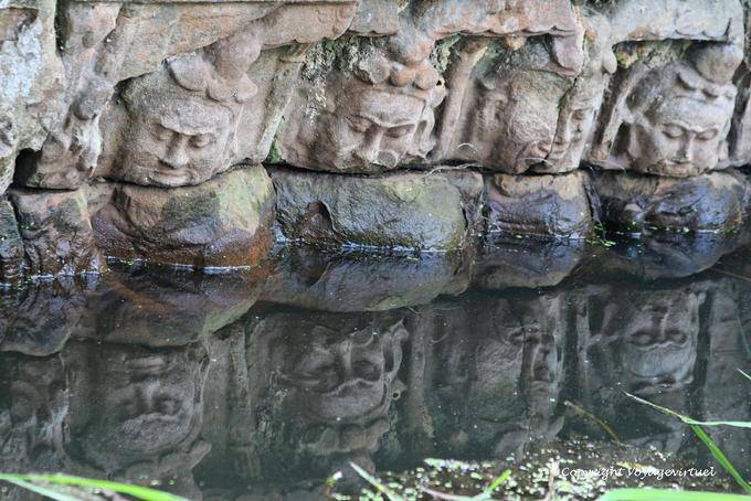 Reflet dans les douves, Preah Khan, Angkor, Cambodge