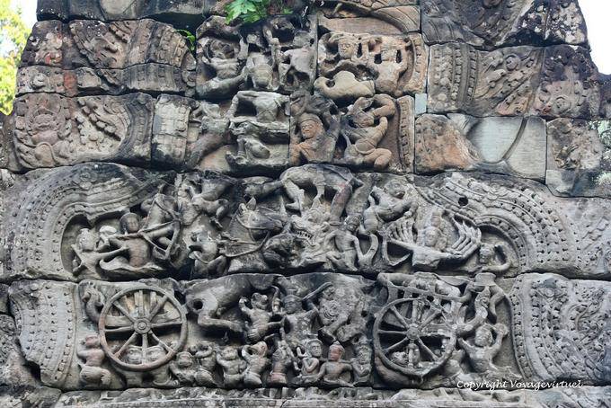 Scène complexe en relief, Preah Khan, Angkor, Cambodge