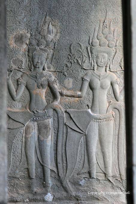 Couple d'apsaras en bas-relief, Angkor Vat, Angkor, Cambodge