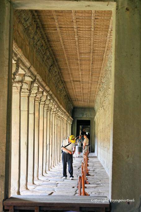 L'une des galeries qui entourent le sanctuaire, Angkor Wat, Angkor, Cambodge