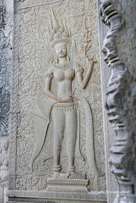 Perfection du bas-relief d'une devata, Angkor Wat, Angkor, Cambodge