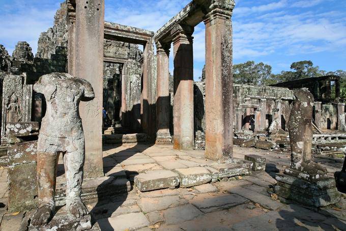 Statues extérieures Bayon, Angkor-Thom, Angkor, Cambodge