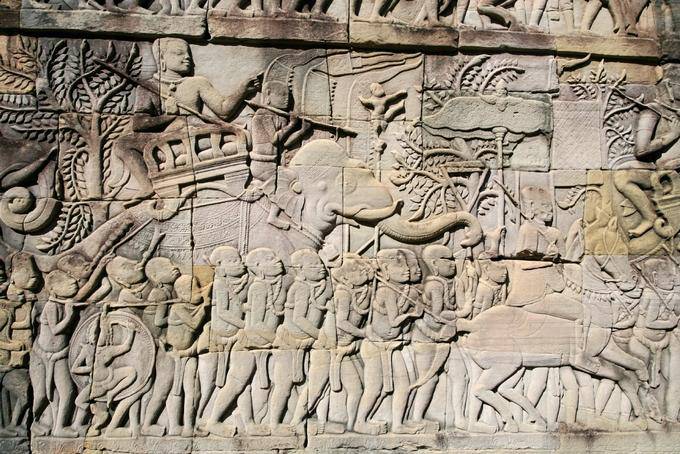 Armée khmère en marche Bayon Angkor-Thom, Angkor, Cambodge