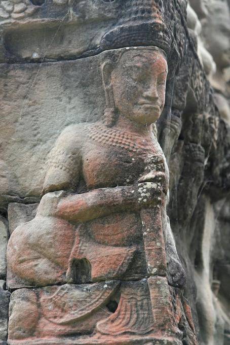 Personnage mitré placé en angle, Terrasse du Roi Lépreux, Angkor Thom, Angkor, Cambodge