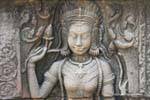 Visage de devata très typé, Banteay Kdei, Cambodge.