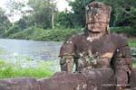 Deva aveugle du pont à Nâga Preah Khan, Cambodge.