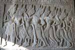 Défilé d'apsaras avec grelots à la cheville, bas-relief, Angkor Wat, Cambodge.