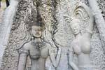 Nymphes célestes tentatrices se souriant, Angkor Wat, Cambodge.